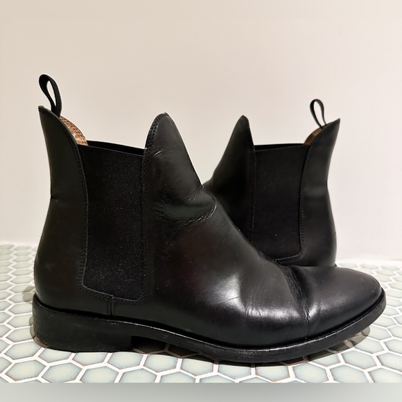 Everlane Shoes - Everlane The Chelsea Boot